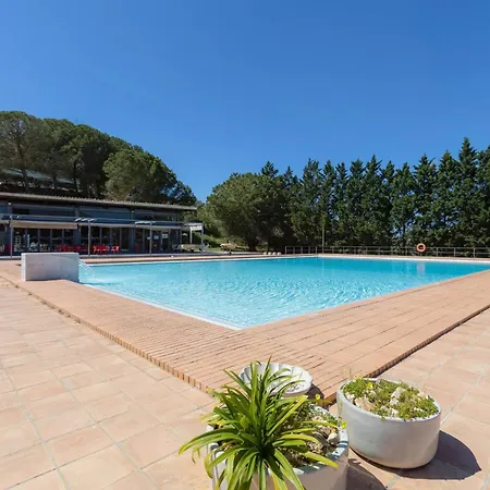 Appartamento Elegant In With Pool Lagos