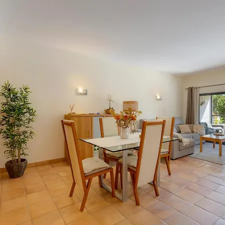 Apartamento Elegant In With Pool