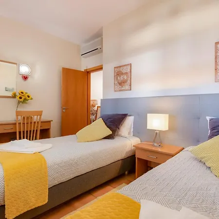 Elegant In With Pool Apartamento Lagos