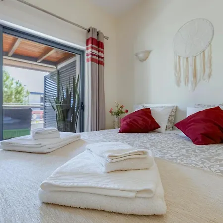Elegant In With Pool Apartment *