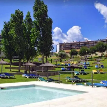 Elegant In With Pool Apartment