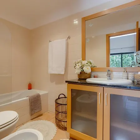 Elegant In With Pool *