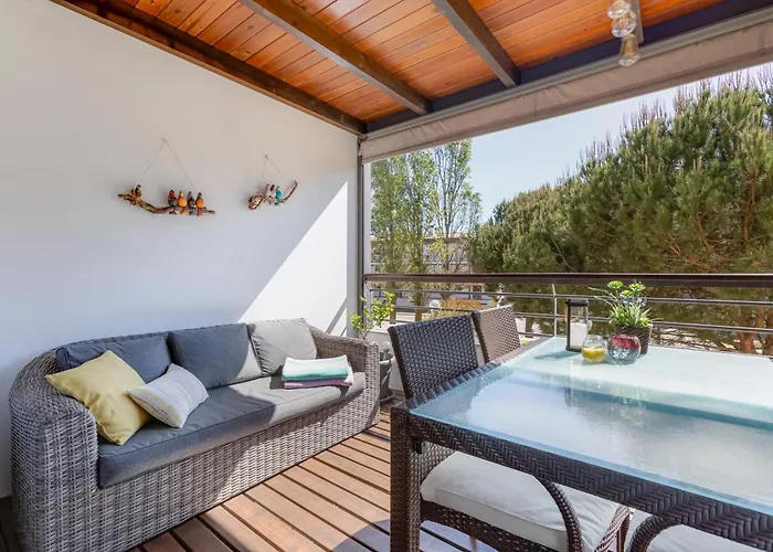 Apartment Elegant In With Pool