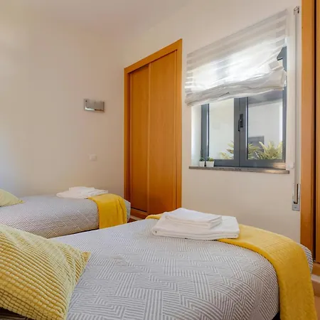 Elegant In With Pool Apartman